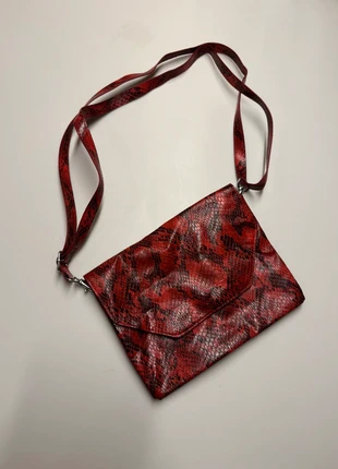 Monki tas slangprint, merk: Monki, staat: Nieuw zonder prijskaartje, € 3,00, € 3,85 inclusief Kopersbescherming