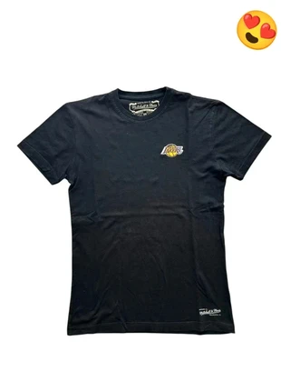 T-shirt mitchell & ness des Lakers de los Angeles noir a logo brode Lakers en jaune, marque: Mitchell & Ness, état: Très bon état, taille: XS, 8,00 €, 9,10 € Protection acheteurs incluse
