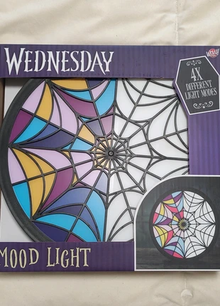Lámpara Wednesday Mood Light 🖤, brand: MGM, condizioni: Nuovo con cartellino, €18.99, €20.64 include la Protezione acquisti