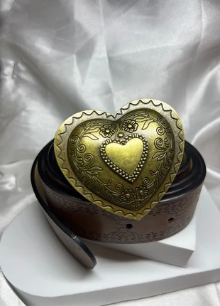 Vintage belt heart, marke: Vintage Dressing, zustand: Sehr gut, größe: Größenverstellbar, 9,99 €, 11,19 € beinhaltet Vinted-Käuferschutz Pro