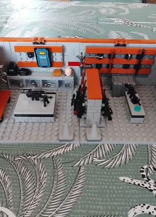 Armurerie type lego, staat: Heel goed, maat: Universeel, € 22,00, € 23,80 inclusief Kopersbescherming