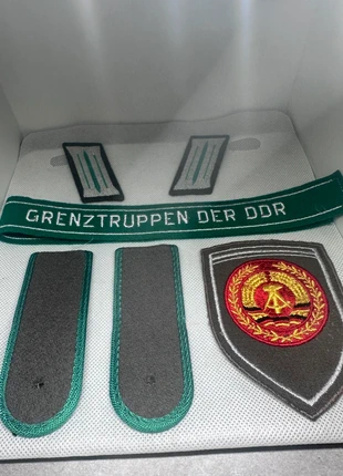 Grenztruppen der DDR lot, merk: Uniform, staat: Nieuw zonder prijskaartje, € 10,00, € 11,20 inclusief Kopersbescherming
