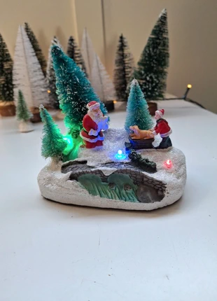 Lichtgevend kerstdorp tafereel – Santa & kind – miniatuur winterdorp – LED decoratie, staat: Heel goed, € 10,00, € 11,20 inclusief Kopersbescherming