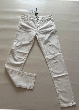 Jean blanc ZAPA paris taille 24 – coupe slim, effet usé stylé, marque: ZAPA, état: Neuf avec étiquette, taille: XS / 34 / 6, 26,90 €, 28,95 € Protection acheteurs (Pro) incluse