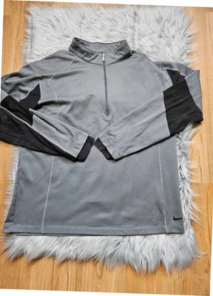 Haut Nike - Taille L, marca: Nike, estado: Muito bom, tamanho: L, €16.00, €17.50 inclui Proteção do Comprador