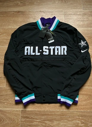 Veste / Blouson Nike NBA All-Star loose fit | Jacket NBA All-Star noire S neuve, marke: Nike x NBA, zustand: Neu, mit Etikett, größe: S, 89,00 €, 94,15 € beinhaltet Vinted-Käuferschutz Pro