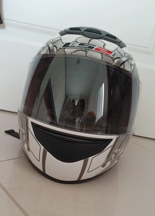 Casco Integrale LS2 FF351.6 "Stardust 2" Bianco/Grigio - Taglia M, brand: LS2, condizioni: Nuovo con cartellino, €30.00, €32.20 include la Protezione acquisti