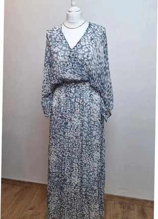 Robe fluide longue bleu blanc rosé, marque: Second Female, état: Très bon état, taille: M / 38 / 10, 50,00 €, 53,20 € Protection acheteurs incluse