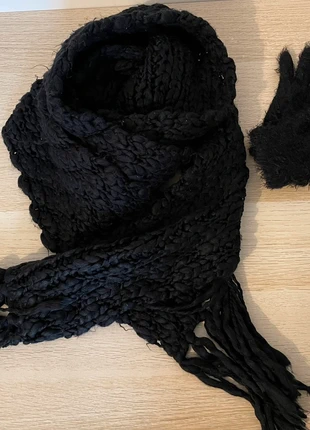 Echarpe H&M et gants, marque: H&M, état: Bon état, 4,00 €, 4,90 € Protection acheteurs incluse