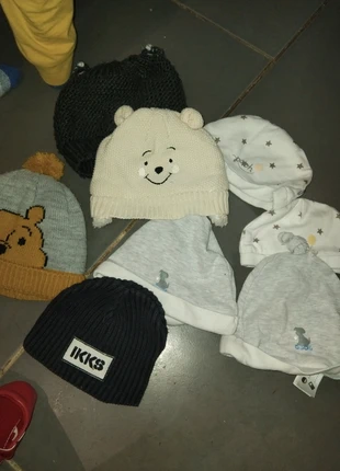 lot bonnets bebe, brand: Disney, condizioni: Buone, taglia: 0-3 mesi, 30 cm, €4.00, €4.90 include la Protezione acquisti