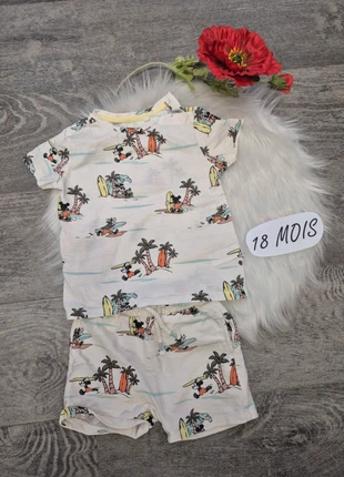 Ensemble short et t-shirt Mickey bébé garçon 🚼 18 mois, marque: C&A, état: Neuf sans étiquette, taille: 18-24 mois / 86 cm, 5,00 €, 5,95 € Protection acheteurs incluse
