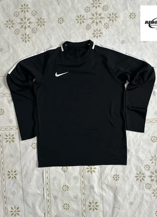 Nike tee, marca: Nike, estado: Muy bueno, tamaño: S, 15,00 €, 16,45 € Protección al comprador incluida