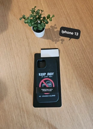 Coque IPhone 13 neuf Pull & Bear, marque: Pull & Bear, état: Très bon état, 6,50 €, 7,53 € Protection acheteurs incluse
