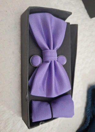 Pajarita morada con gemelos y pañuelo, état: Bon état, 1,50 €, 2,28 € Protection acheteurs incluse