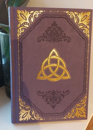 Grimoire Triquetra, marque: Pentagramme, état: Neuf avec étiquette, 14,95 €, 16,40 € Protection acheteurs incluse