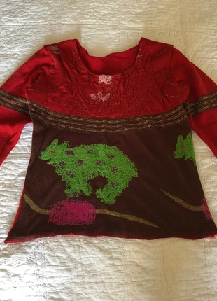 Pull Louise Della rouge multicolore avec dessin exclusif - Taille 38, marke: Louise Della, zustand: Sehr gut, größe: M / 38 / 10, 16,00 €, 17,50 € inklusive Vinted-Käuferschutz