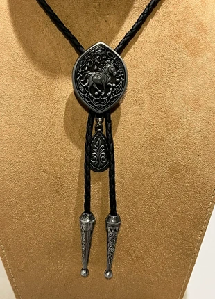 Bolo tie cravate cheval western country, état: Très bon état, 14,00 €, 15,40 € Protection acheteurs incluse