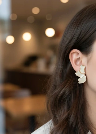 Sculpted Flow Earrings – Modern Elegance Edition, brand: Oliver Bonas, condition: Very good, £7.98, £9.08 includes Buyer Protection Pro