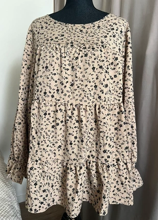 Blouse fleurie beige & noire Shein 0XL – neuve, chic & tendance, brand: Shein, condizioni: Nuovo senza cartellino, taglia: XXL / IT 48 / EU 44, €5.00, €5.95 include la Protezione acquisti