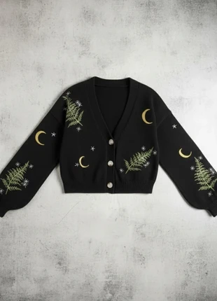 🌙🪴 Gilet noir brodé motifs lune, étoiles et feuillages, marque: Tokyo Muse, état: Très bon état, taille: S / 36 / 8, 48,90 €, 52,05 € Protection acheteurs (Pro) incluse