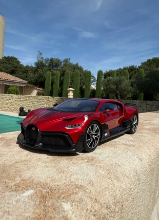 Bugatti Divo 1/18 Burago rouge, brand: Bugatti, condizioni: Nuovo con cartellino, taglia: Taglia unica, €40.00, €42.70 include la Protezione acquisti