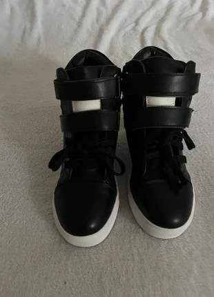 Chaussures, brand: basket à talons, condizioni: Nuovo senza cartellino, taglia: 38, €15.00, €16.45 include la Protezione acquisti