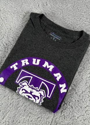 Champion T-shirt XL Sport Vintage Coton Gris Logo Université Bulldog Violet / Cotton Grey 00266, merk: Champion, staat: Heel goed, maat: XL, € 6,00, € 7,00 inclusief Kopersbescherming Pro
