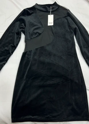 Abito Mini in Velluto con Dettagli in Mesh, estado: Novo com etiquetas, tamanho: Tamanho único, €7.00, €8.05 inclui Proteção do Comprador