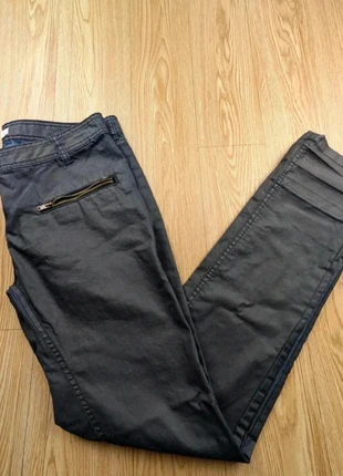 paf 25 / Pantalon effet simili cuir bleu marine Woman Only taille 40 en très bon état, brand: Women Only, condizioni: Ottime, taglia: L / IT 44 / EU 40, €2.90, €3.75 include la Protezione acquisti Pro