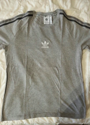 🔶T-shirt Adidas gris🔶, brand: adidas, condition: Very good, size: M, €5.00, €5.95 includes Buyer Protection