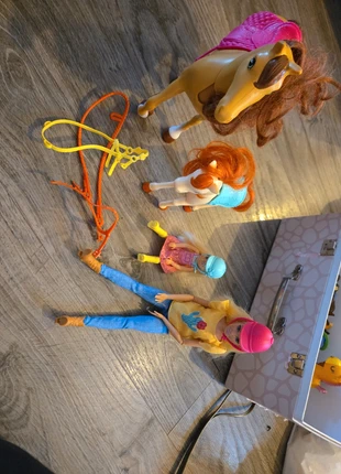 Chevaux et cavalières, état: Très bon état, taille: 4 ans / 104 cm, 2,00 €, 2,80 € Protection acheteurs incluse