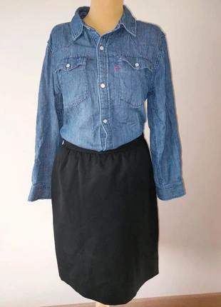 Jupe noire YSL,Yves Saint Laurent Rive Gauche. Longueur genoux. Taille S. Made In France.Paris., merk: Yves Saint Laurent, staat: Heel goed, maat: S / 36 / 8, € 45,00, € 47,95 inclusief Kopersbescherming