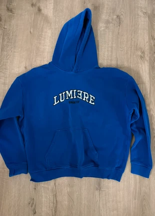 Lumiere blue hoodie, marque: Lumiere, état: Très bon état, taille: M, 15,00 €, 16,45 € Protection acheteurs incluse