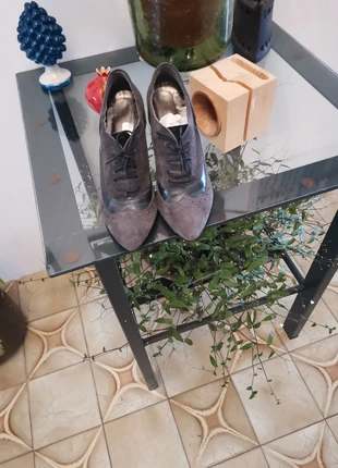 "Solocosebelle"scarpe décolleté in pelle scamosciata , bellissimo colore con intarsi in pelle,18€, marque: Vintage Dressing, état: Très bon état, taille: 39, 18,00 €, 19,60 € Protection acheteurs incluse