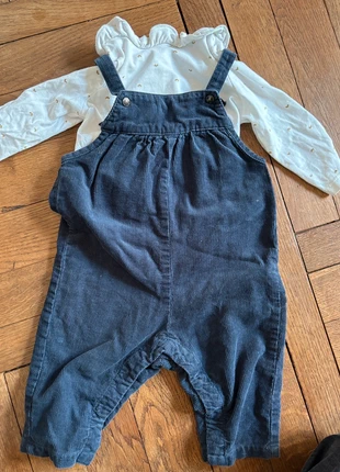 Salopette velour bleue + t-shirt manche longue, marque: Verbaudet, état: Très bon état, taille: 6-9 mois / 68 cm, 5,00 €, 5,95 € Protection acheteurs incluse
