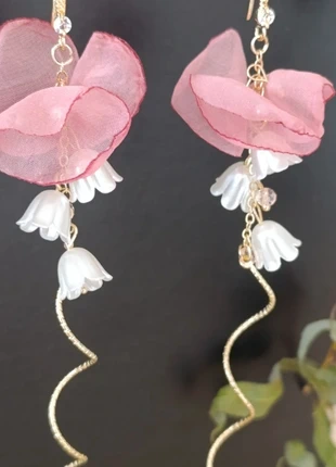 Magnifique Boucles d'oreilles pendantes fleurs tissu, estado: Novo sem etiquetas, €9.50, €10.68 inclui Proteção do Comprador