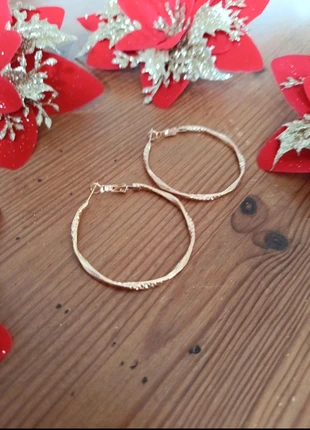 Jolies boucles d'oreilles créoles dorées neuves, merk: sans marque, staat: Nieuw met prijskaartje, € 5,00, € 5,95 inclusief Kopersbescherming Pro