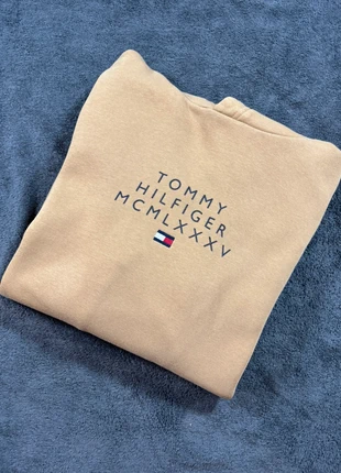 Sweat Capuche / Tommy Hilfiger / Tres bon etat / Beige / Crème, marke: Tommy Hilfiger, zustand: Sehr gut, größe: M / 38 / 10, 22,50 €, 24,33 € inklusive Vinted-Käuferschutz