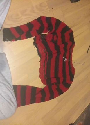 Haut DIY noir et rouge, marque: DIY, état: Très bon état, taille: M / 38 / 10, 3,00 €, 3,85 € Protection acheteurs incluse