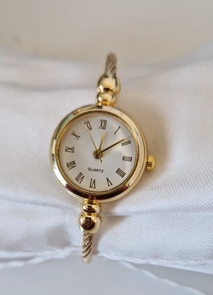 Vintage Montre Neuve Bracelet doré - Horloge luxe, marque: Vintage Dressing, état: Neuf sans étiquette, taille: Taille unique, 7,30 €, 8,37 € Protection acheteurs incluse