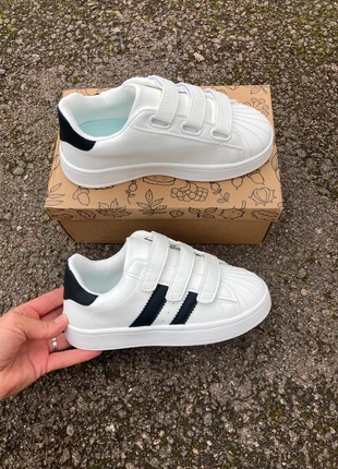 Basket enfants, état: Neuf sans étiquette, taille: 33, 20,00 €, 21,70 € Protection acheteurs incluse