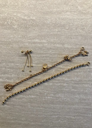 2 bracelets + 1 paire de boucles d’oreilles en plaqué or, marque: Vintage Dressing, état: Très bon état, 15,00 €, 16,45 € Protection acheteurs incluse