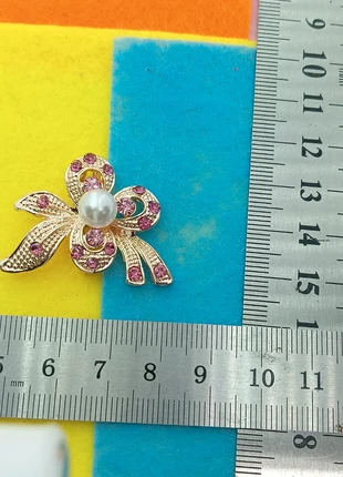 Broche, merk: Montre.fr, staat: Heel goed, € 5,00, € 5,95 inclusief Kopersbescherming Pro