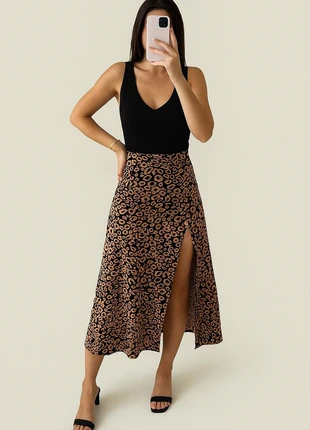 Jupe longue fendue léopard Shein – taille S – très bon état 🖤🐆, merk: Shein, staat: Heel goed, maat: S / 36 / 8, € 4,99, € 5,94 inclusief Kopersbescherming