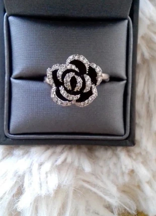 Jolie bague, zustand: Sehr gut, größe: Größenverstellbar, 6,00 €, 7,00 € inklusive Vinted-Käuferschutz