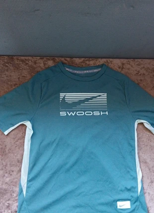 T-shirt Nike Dri-FIT Swoosh – Bleu Glacier, marke: Nike, zustand: Sehr gut, größe: XL, 5,00 €, 5,95 € inklusive Vinted-Käuferschutz