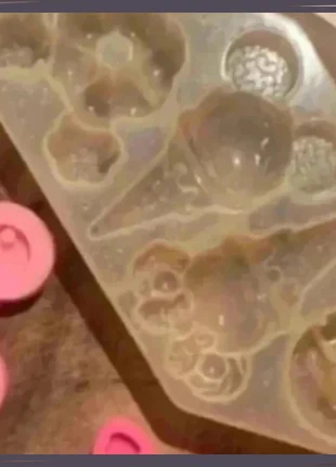 Lot 2 Moules silicone Disney, marke: Disney, zustand: Sehr gut, größe: Einheitsgröße, 5,00 €, 5,95 € inklusive Vinted-Käuferschutz