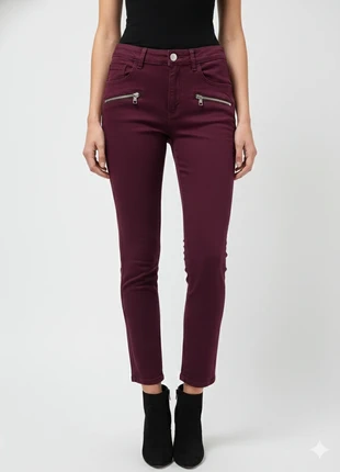 🍷 Pantalon bordeaux Stradivarius – coupe cropped & détails denim taille 38, marque: Stradivarius, état: Très bon état, taille: M / 38 / 10, 12,00 €, 13,30 € Protection acheteurs incluse