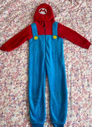 Sur pyjama, marque: Super Mario, état: Très bon état, taille: 5 ans / 110 cm, 3,50 €, 4,38 € Protection acheteurs incluse