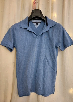 Blue polo from Tommy Hilfiger, merk: Tommy Hilfiger, staat: Nieuw zonder prijskaartje, maat: L, € 5,00, € 5,95 inclusief Kopersbescherming